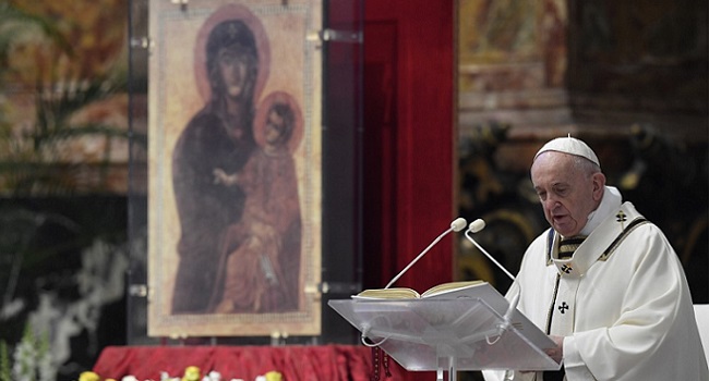 EASTER: Pope Offers Prayer For COVID-19 Sick