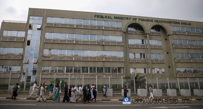 Local contractors held banners and protested unpaid benefits in front of the Ministry of Finance on August 31, 2020.