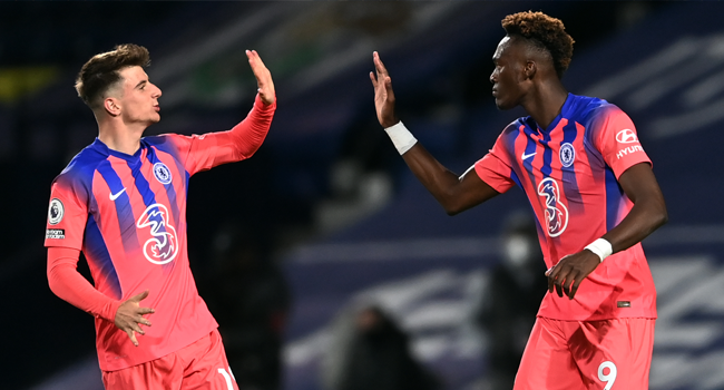 Chelsea's English striker Tammy Abraham (R) celebrates with Chelsea's English midfielder Mason Mount (L) after scoring their third goal during the English Premier League football match between West Bromwich Albion and Chelsea at The Hawthorns stadium in West Bromwich, central England, on September 26, 2020. Laurence Griffiths / POOL / AFP