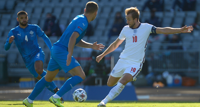 England's forward Harry Kane shoots the ball during the UEFA Nations League football match between Iceland v England on September 5, 2020 in Reykjavik. Haraldur Gudjonsson / AFP