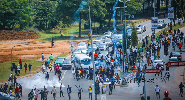 Police Fire Teargas At #EndSARS Protesters In Abuja