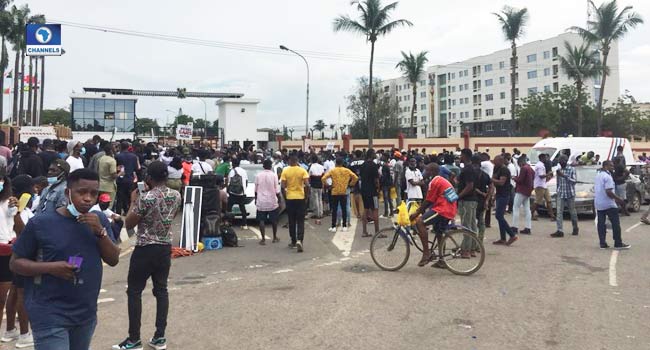 ‘They Chased Us With Weapons,’ Eyewitness Narrates How Thugs Disrupted Alausa Protest