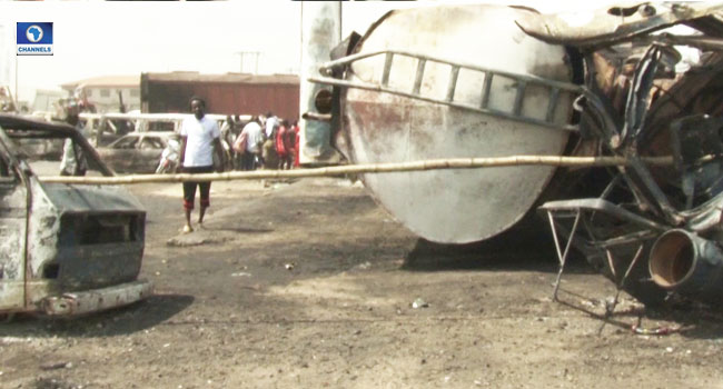 Fire Guts Multiple Vehicles Along Lagos-Ibadan Expressway