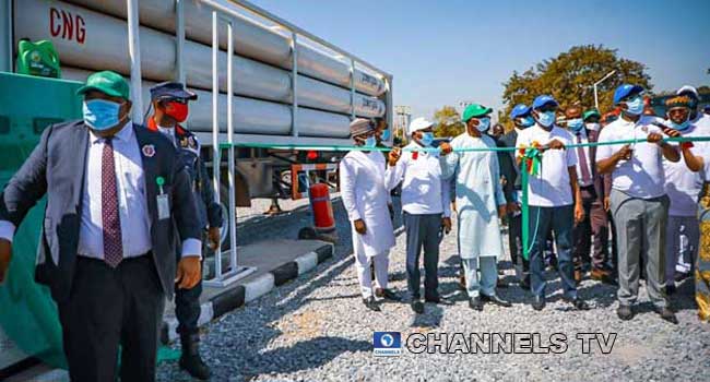 PHOTOS: FG Ask Nigerians To Embrace Gas As Alternative To Fuel, Launches Autogas Programme