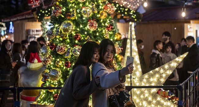 Photos: Christmas Festivities Around The World
