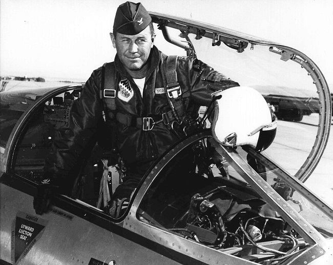 Chuck Yeager, First Pilot To Break Sound Barrier, Dies Aged 97