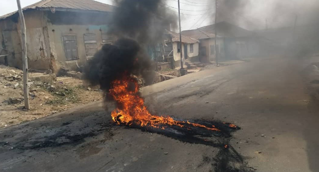Hoodlums set up bonfires in Ibadan, the Oyo State Capital, on January 29, 2021.