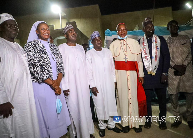 Cardinal Onaiyekan donates Iftar meals to Muslims as Christians and Muslims break fast together on April 22, 2020 in Abuja. Sodiq Adelakun/Channels Television