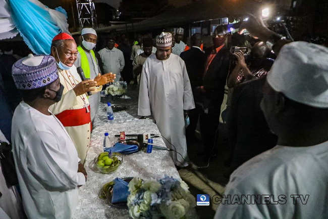 Cardinal Onaiyekan donates Iftar meals to Muslims as Christians and Muslims break fast together on April 22, 2020 in Abuja. Sodiq Adelakun/Channels Television