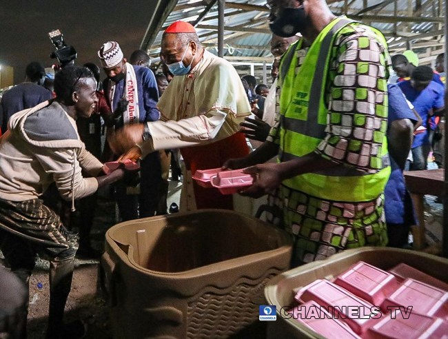 Cardinal Onaiyekan donates Iftar meals to Muslims as Christians and Muslims break fast together on April 22, 2020 in Abuja. Sodiq Adelakun/Channels Television