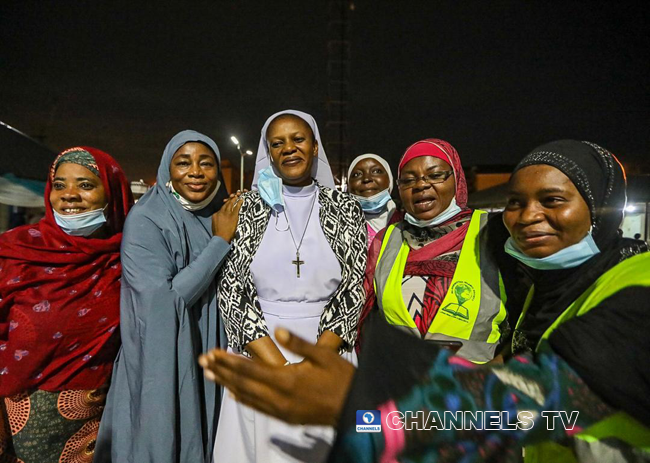 Cardinal Onaiyekan donates Iftar meals to Muslims as Christians and Muslims break fast together on April 22, 2020 in Abuja. Sodiq Adelakun/Channels Television