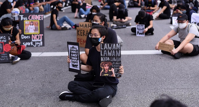 Malaysians Stage Anti-Govt Protest Despite COVID-19 Curbs