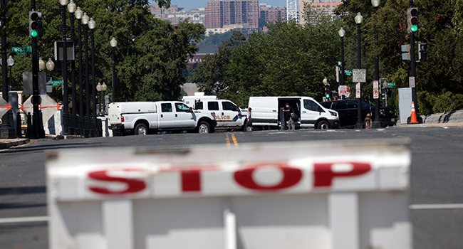 First responders arrive on the scene to investigate a report of an explosive device in a pickup truck near the Library of Congress on Capitol Hill, August 19, 2021 in Washington, DC. McNamee/Getty Images/AFP