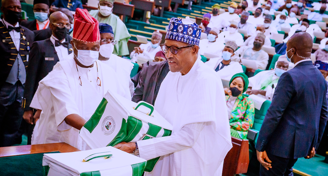 President Muhammadu Buhari presents the 2022 budget at the National Assembly on October 7, 2021. Bayo Omoboriowo/State House