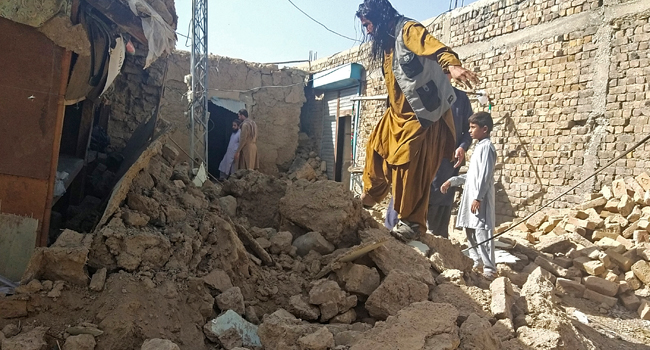20 Killed, Hundreds Wounded As Quake Rattles Pakistan