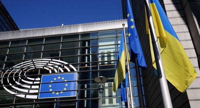 EU Dampens Ukraine Plea For ‘Immediate’ Membership