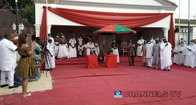 Oba Of Benin Takes Delivery Of Looted ‘Okpa,’ ‘Ilahor’ Returned From UK