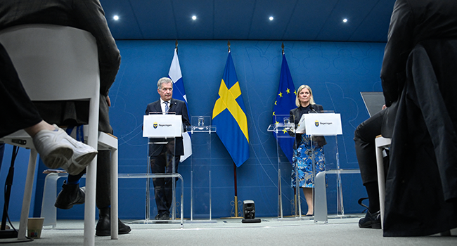 Finland's President Sauli Niinisto (L) and Sweden's Prime Minister Magdalena Andersson address a news conference in Stockholm, Sweden, on May 17, 2022. Anders WIKLUND / TT News Agency / AFP