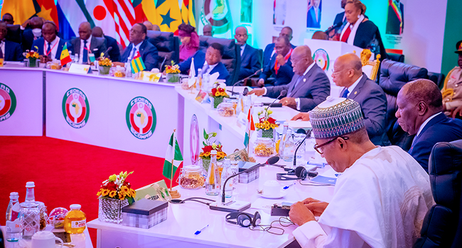 President Muhammadu Buhari participates at the 6th Extraordinary Session of the Authority of Heads of State and Government on the Political situations in Burkina Faso and the Republic of Guinea and Mali in Ghana on June 4, 2022. Bayo Omoboriowo/State House