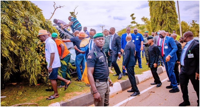 Yemi Osinbajo Help Accident victim