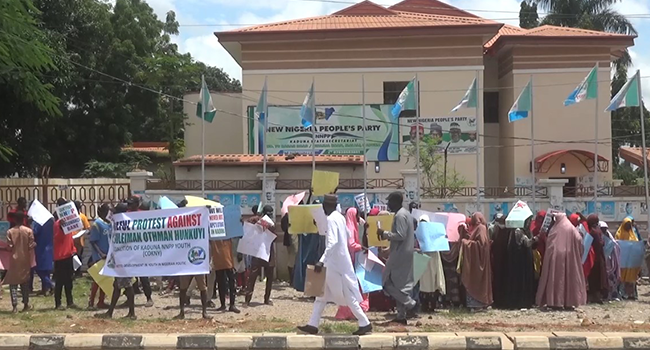 Youth groups staged a protest at the NNPP headquarters in Kaduna on August 30, 2022.