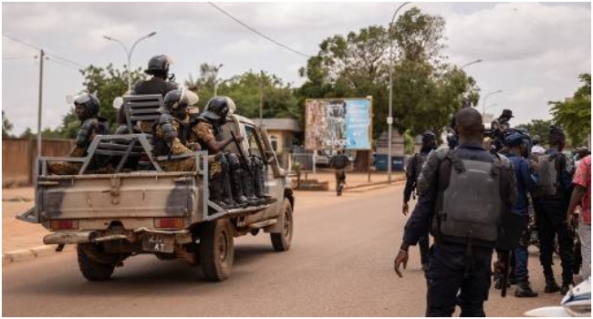 In this File Photo, Burkina Faso soldiers are seen deployed in Ouagadougou on September 30, 2022. Photo by Olympia DE MAISMONT / AFP)