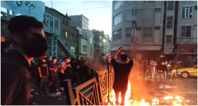 File Photo: Iranian Protesters taking to the street in Tehran.