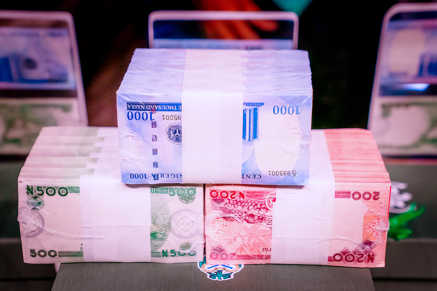 Nigeria's government unveils new Naira notes