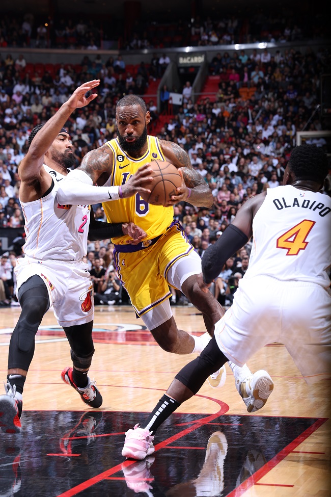 Amid Lakers' struggles, LeBron James feeling frustrated as 38th