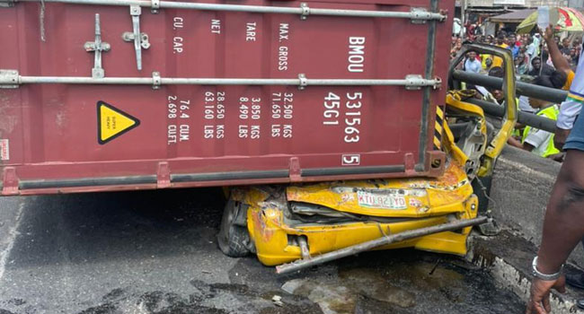 ojuelegba-lagos- container-accident