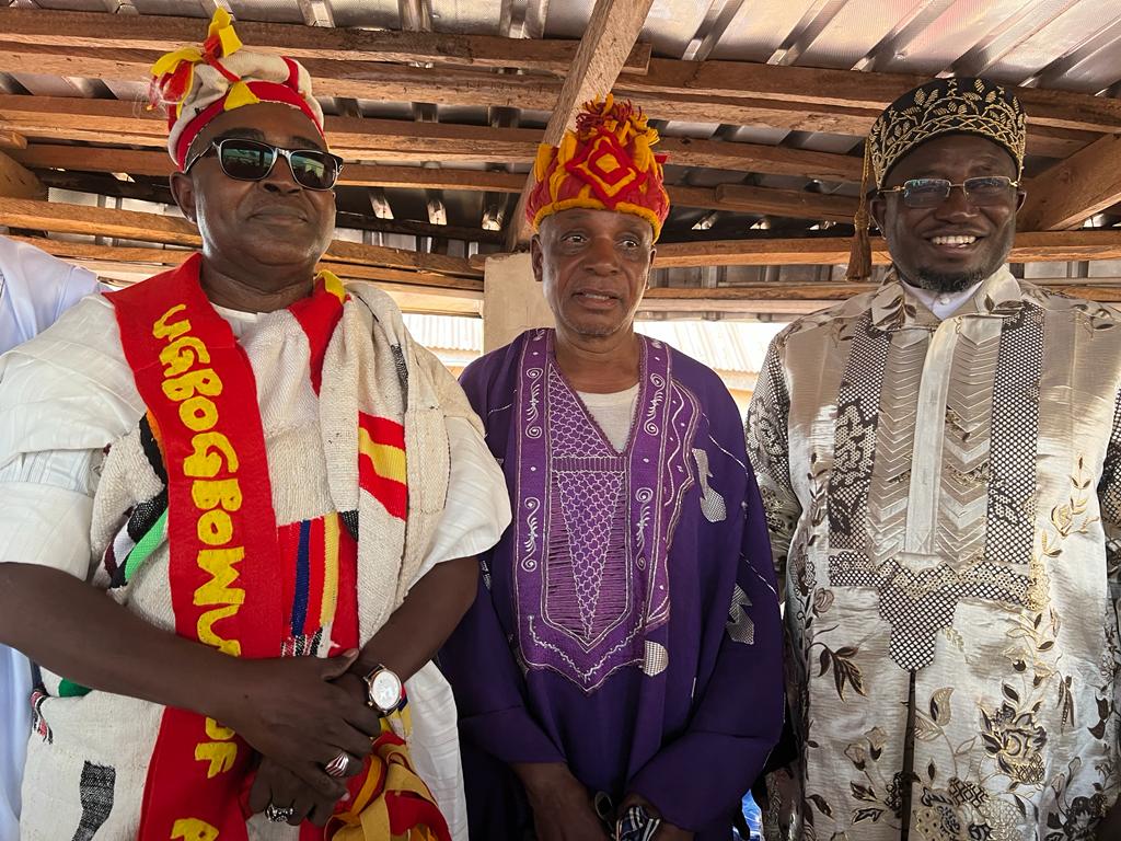 Photo 1 L-R: Chairman/Chief Executive Officer of NDLEA, Brig. Gen. Mohamed Buba Marwa (Retd.); Igumale monarch, Chief Joseph Oche Ikor and Chairman, House of Reps Committee on Drugs and Narcotics, Hon. Francis Ottah Agbo during a visit to the palace of the royal father in Ado LGA Benue state at the weekend.
