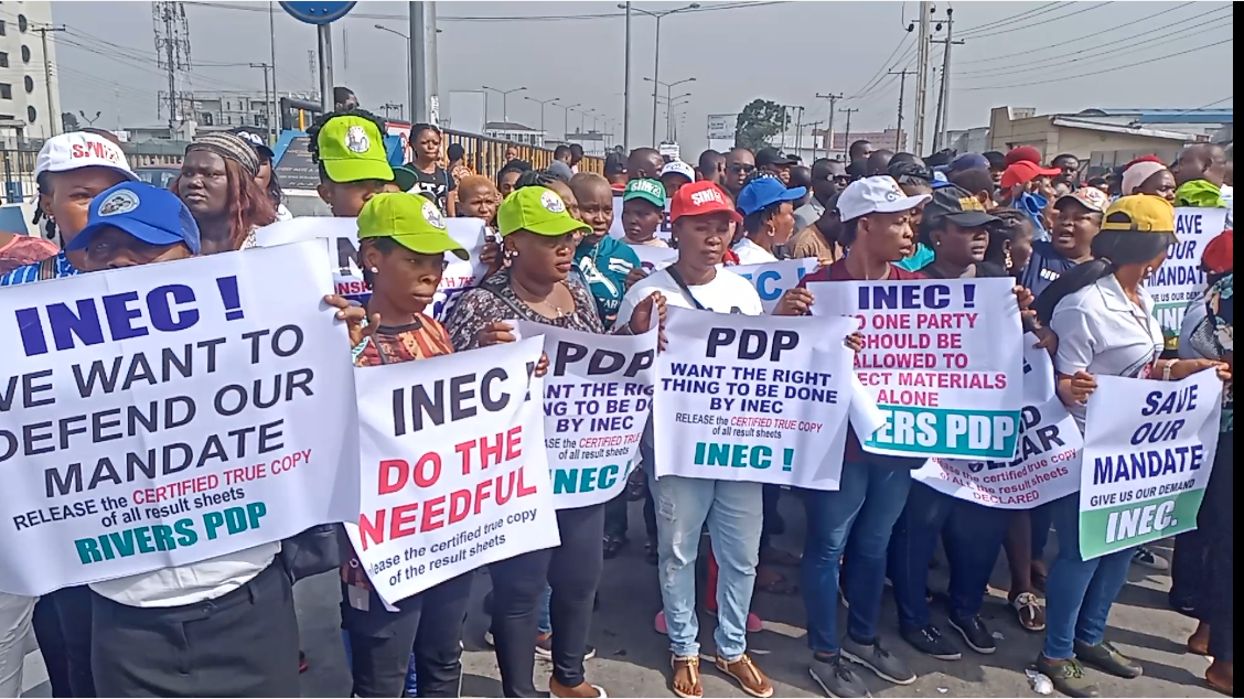 PDP Members Continue Protest At INEC Office In Port Harcourt Channels
