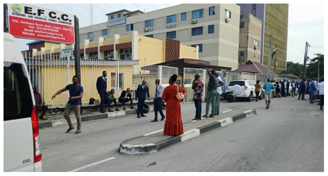 Some staff of the EFCC prevented from the building of the anti-graft agency on Tuesday, May 30, 2023