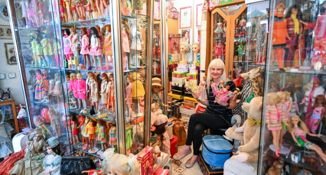 Barbie shopping market cheap