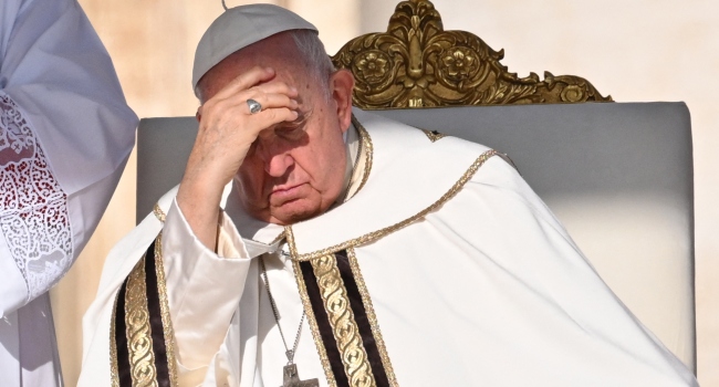 Pope Francis leads a mass on the opening day of the 16th Ordinary General Assembly of the Synod of Bishops, at St Peter's square in The Vatican, on October 4, 2023. (Photo by Andreas SOLARO / AFP)