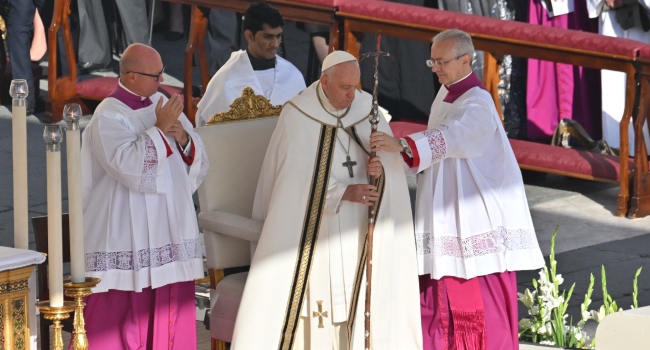 Pope Francis leads a mass on the opening day of the 16th Ordinary General Assembly of the Synod of Bishops, at St Peter's square in The Vatican, on October 4, 2023. (Photo by Andreas SOLARO / AFP)