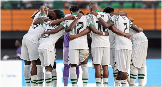 Nigeria's players gather during the Africa Cup of Nations (CAN) 2024 group A football match between Guinea-Bissau and Nigeria at the Felix Houphouet-Boigny Stadium in Abidjan on January 22, 2024. (