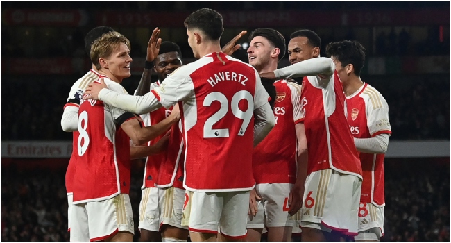 Arsenal Thrash Chelsea To Keep Title Charge Alive