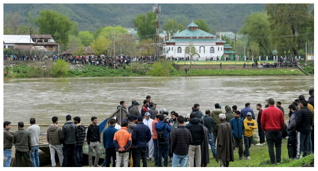 15 Missing After Boat Capsizes In Indian Kashmir