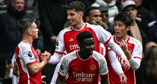 Arsenal Beat Tottenham, Maintain Premier League Lead