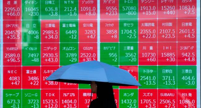Asian Stocks Struggle As Traders Eye Fed Saga, Trade War