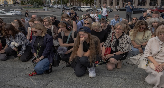 Mourners Gather For Funeral Of Ukrainian Reporter Who Died In Russian Captivity