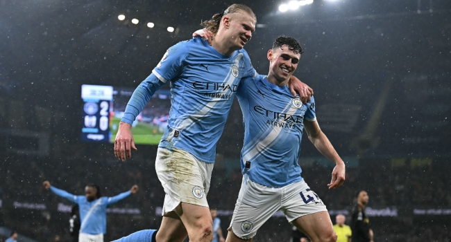 Man City Crush Fulham, Close In On Arsenal 