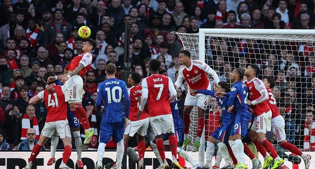 Arsenal Edge 10-Man Chelsea To Reclaim Five-Point Lead