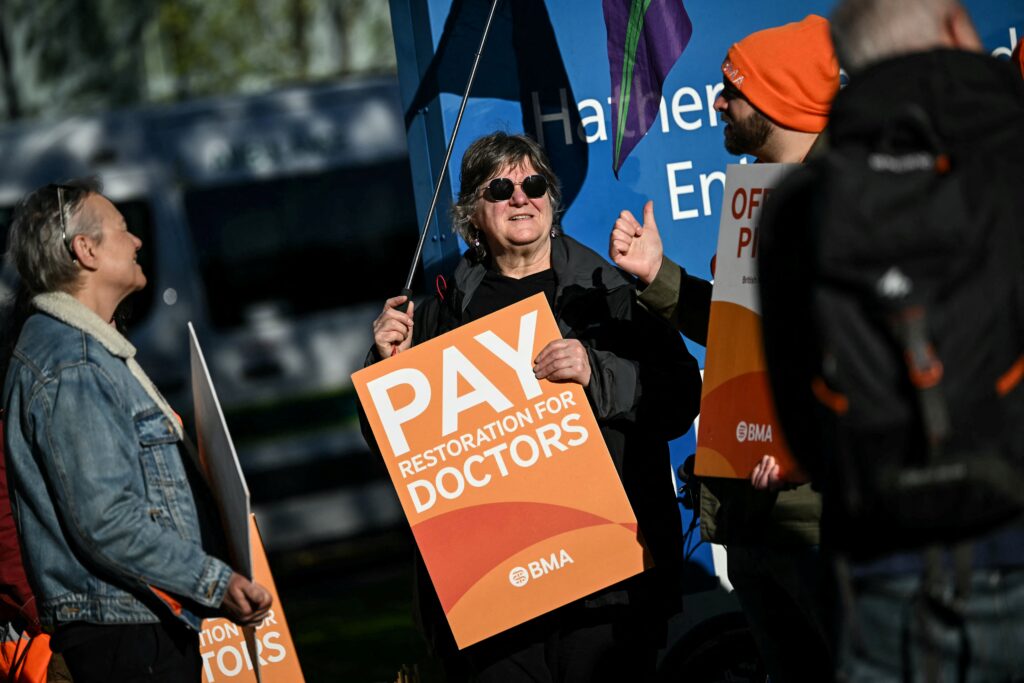 Doctors In England Go On Strike For The 15th Time In 3 Years