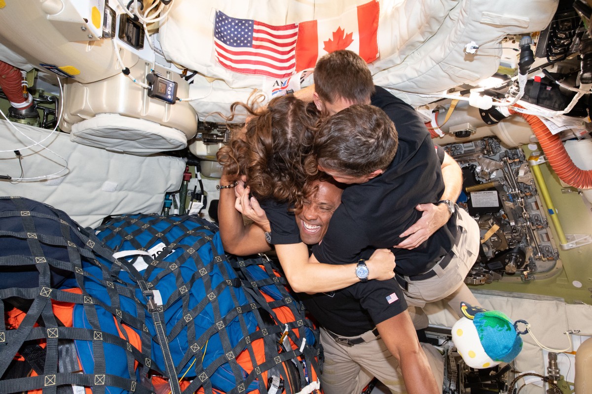 ‘Chills’: Artemis Astronauts Say Lunar Flyby Still Washing Over Them ‘Chills’: Artemis Astronauts Say Lunar Flyby Still Washing Over Them