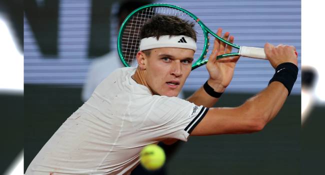 Mensik Beats Fonseca To Reach French Open Semi-Finals