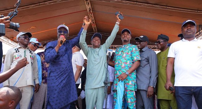 Oshiomhole Supports Capital Punishment for Kidnappers and Bandits