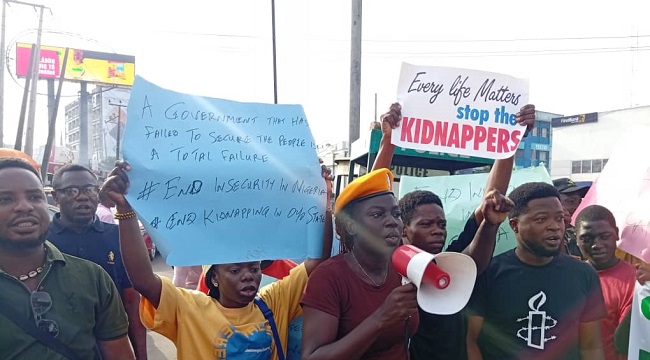 JUST IN: Protest Rocks Ibadan Over Abduction of Pupils, Teachers
