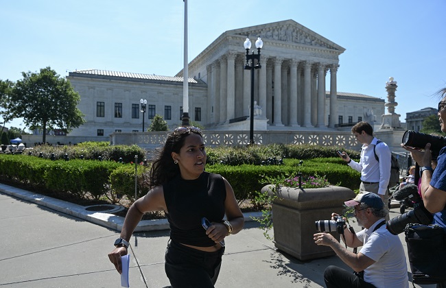 US Supreme Court Supports State Restrictions on Transgender Athletes in Educational Institutions